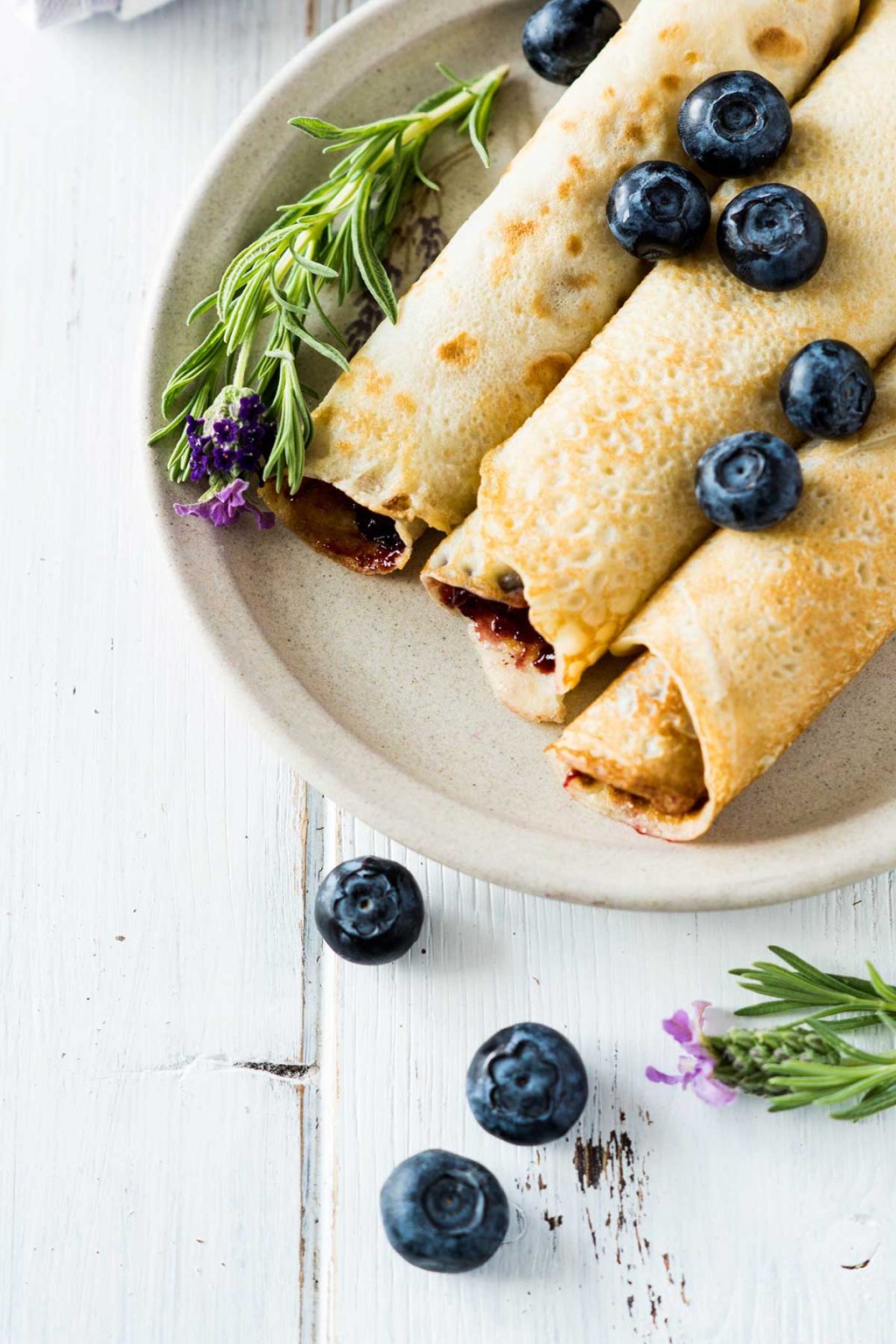 Eierkuchen ohne Milch (laktosefrei) - Rezept mit Marmelade Eierkuchen ohne Milch (laktosefrei) - Rezept mit Marmelade