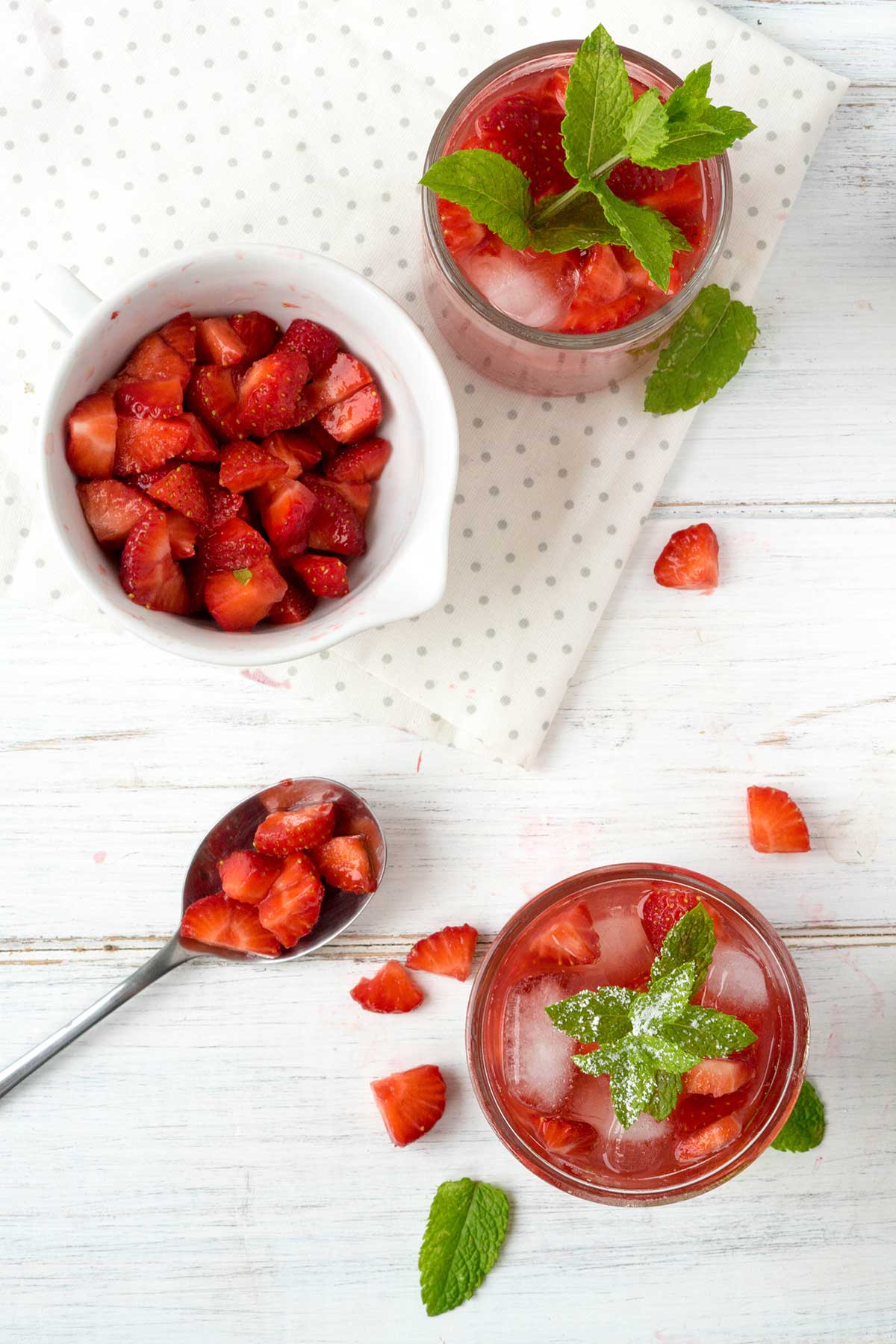 Erdbeer-Eistee mit Erdbeerstückchen