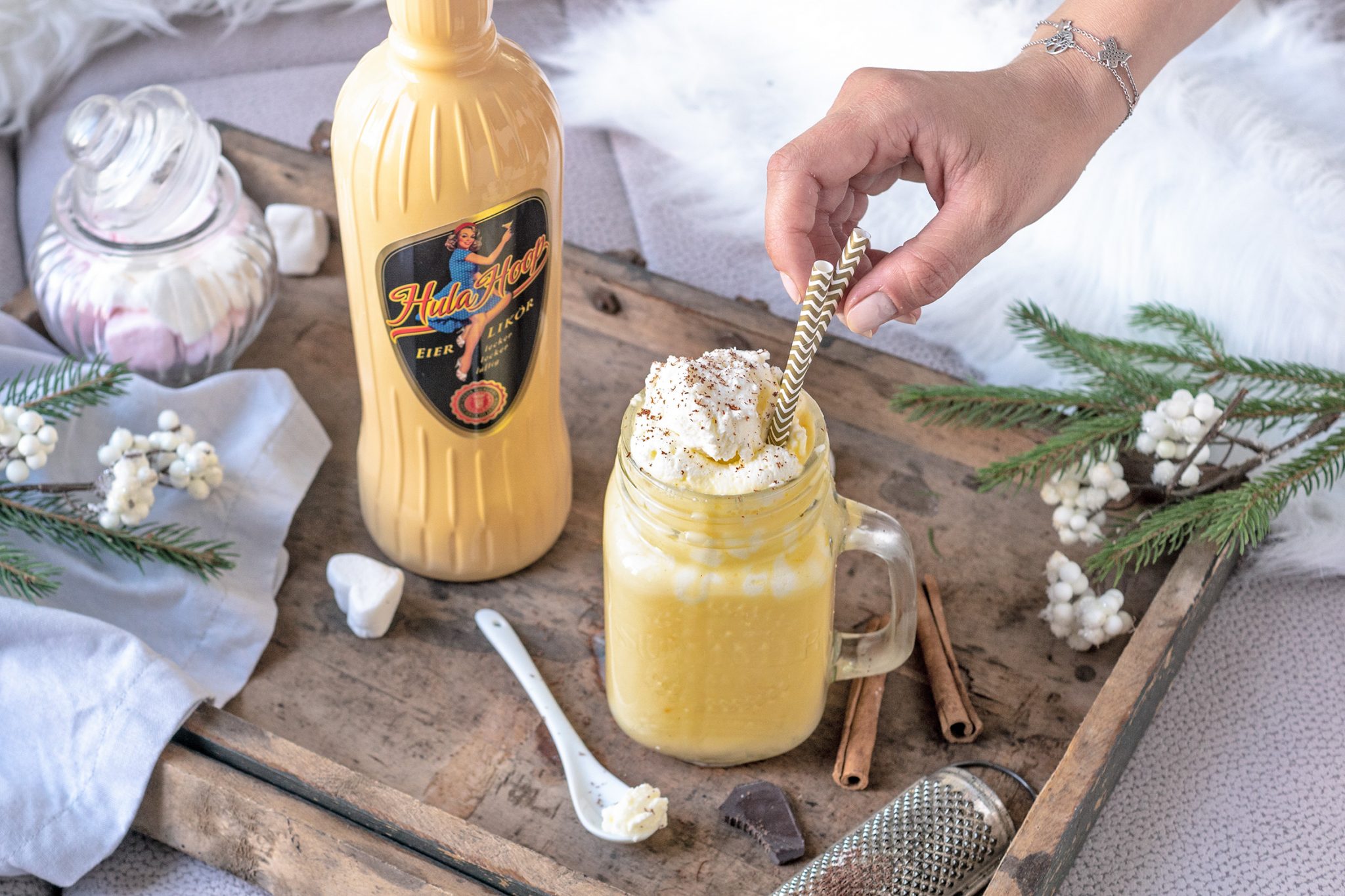 Eggnog - Rezept für cremigen Eierpunsch mit Eierlikör