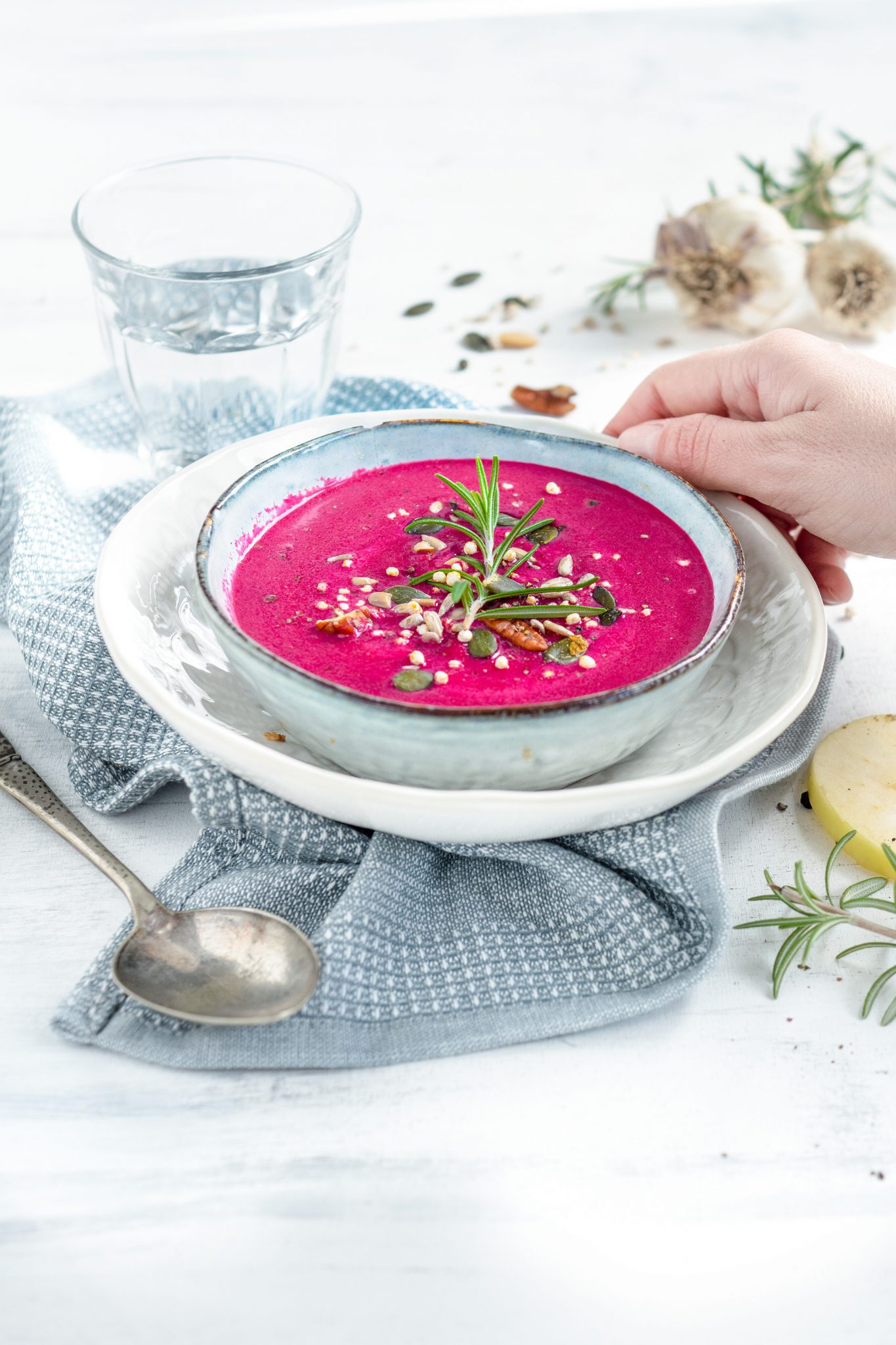 Rote Beete Apfel Suppe - schnelles Rezept mit Rosmarin