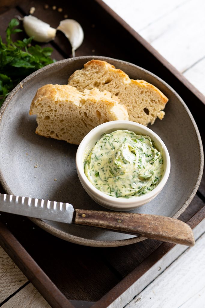 Grüne Kräuterbutter mit Knoblauch - Rezept auf ella&amp;#39;s table